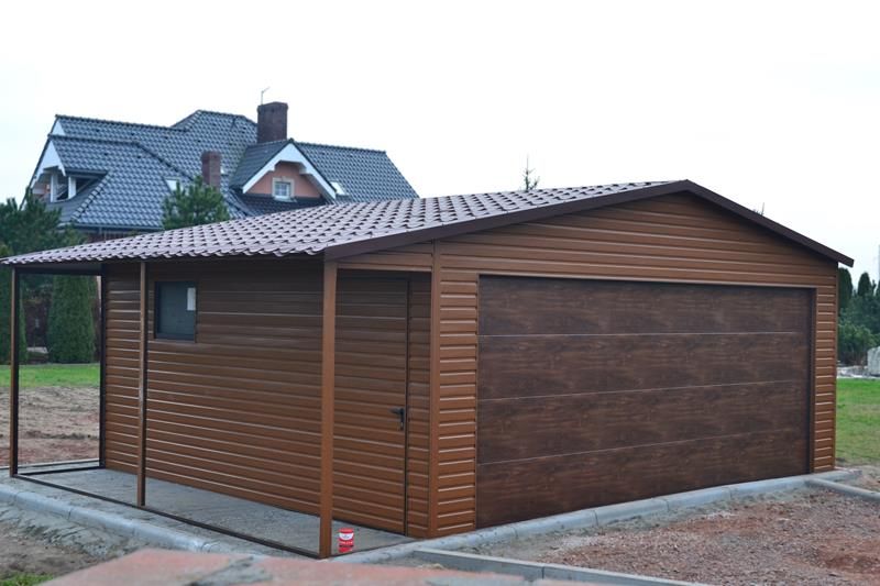 Garaże drewnopodobne i akrylowe z blachodachówką  - Zdjęcie 1